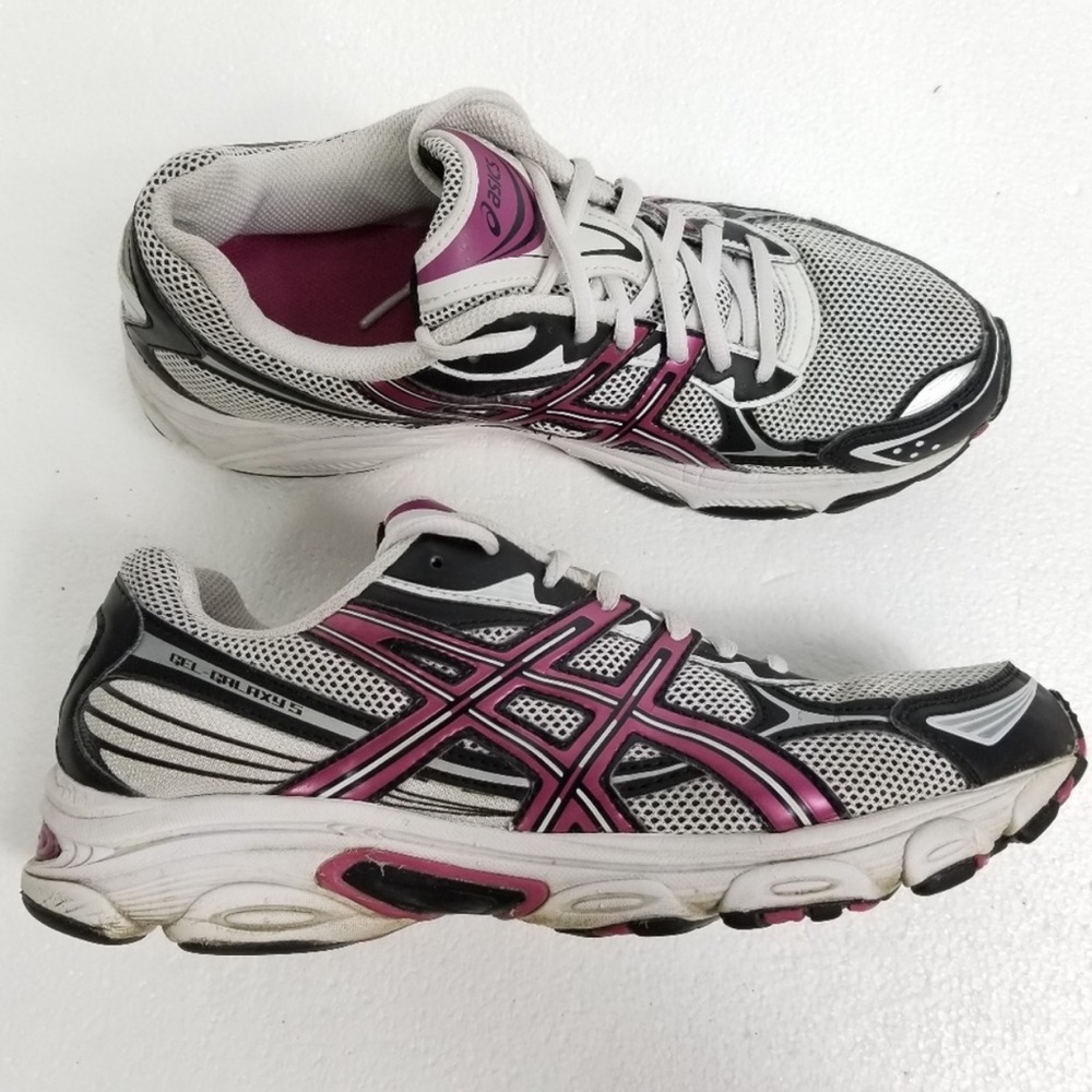 ASICS WOMENS SHOES SIZE 9